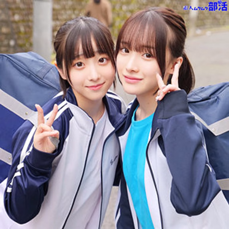 【SMUB-036】素人美少女ももちゃん＆みこちゃんが部室で暴走！制服3Pで生中出しハーレムSEX！