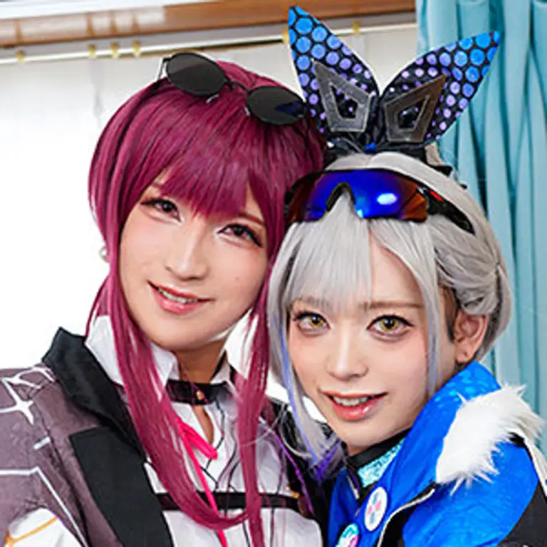 【FOTS-087】素人ニューハーフ美少女レイヤー2人がアナルセックス対決！締まりすぎてハプニング連発！